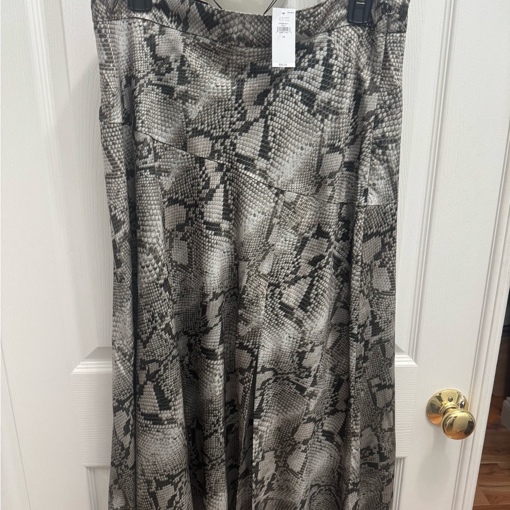*New with Tags* Banana Republic Monochrome Snake Print A-Line Skirt